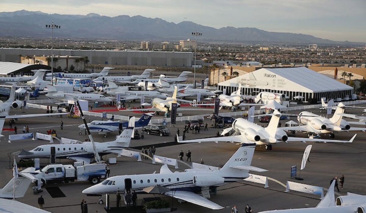 Register for the 2017 NBAA Business Aviation Convention & Exhibition (NBAA-BACE)