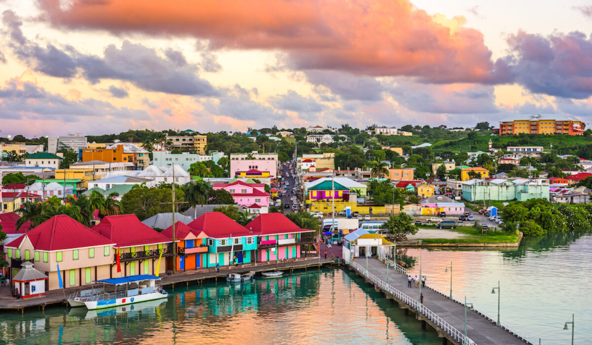 অ্যান্টিগুয়া ও বার্বুডার নাগরিক হন